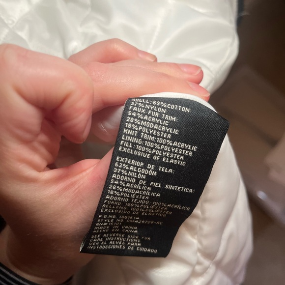 1 Madison Expedition White Quilted Parka with Faux Fur Trim - Picture 7 of 16